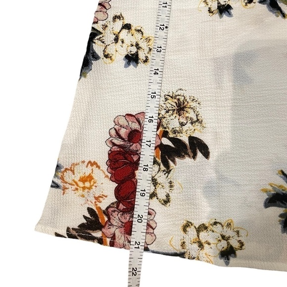 Euc Amaryllis tank, floral/white, size small. - Picture 8 of 8